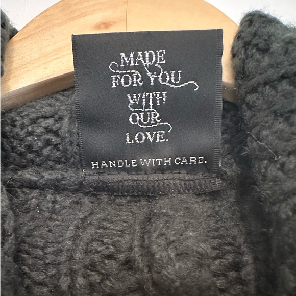 S&G Fringe Cape - Hooded Knit and Leather Poncho - Picture 8 of 13